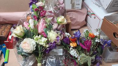 Composizioni fiori finti per decorare casa