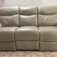 Divano poltronesofà in pelle e sedili reclinabili