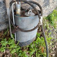 Pompa a spalla antica in rame SIGMA - Vintage