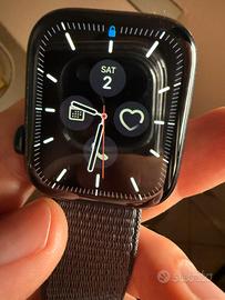Apple Watch Series 9 con cinturini Apple