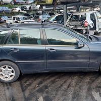 MERCEDES CLASSE C 220 DEL 2003 SOLO PER RICAMBI