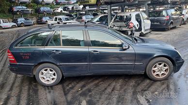 MERCEDES CLASSE C 220 DEL 2003 SOLO PER RICAMBI