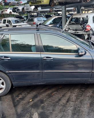 MERCEDES CLASSE C 220 DEL 2003 SOLO PER RICAMBI