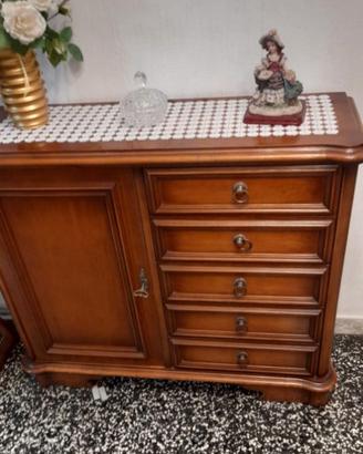 Settimino/cassettone in legno massello.