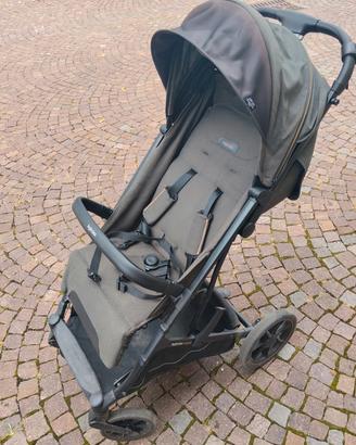 Passeggino Inglesina+ copertura pioggia
