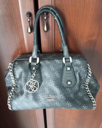 Borsa Bauletto Guess. 