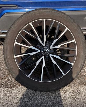 Treno gomme invernali Toyota con cerchi lega