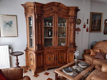 Credenza classica