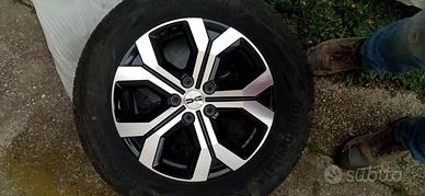 Cerchi in lega 17 e gomme Dacia Duster III