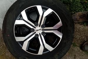 Cerchi in lega 17 e gomme Dacia Duster III