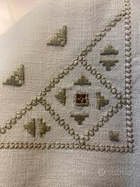 Tovaglietta antica lino ricamata