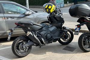 HONDA X-ADV 750