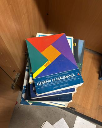 Libri di scuola datati