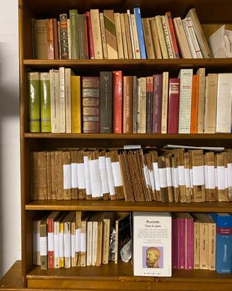 Libreria di 400 Libri – Tolstoj, Pirandello, Eco