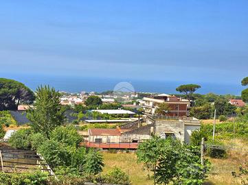 4 LOCALI A TORRE DEL GRECO