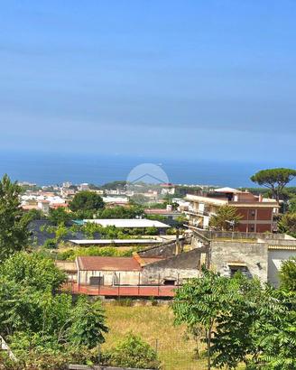 4 LOCALI A TORRE DEL GRECO