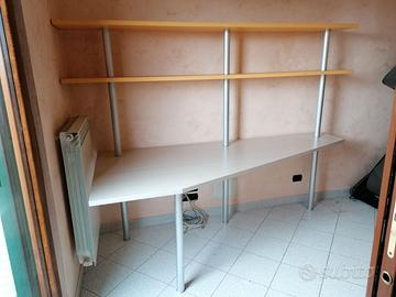 Scrivania Angolare con libreria