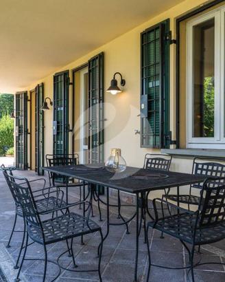 Villa di 311 m² con più di 5 locali a Bologna