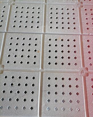 Piastrelle da esterno in pvc ad incastro