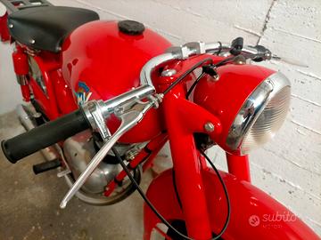 Moto d'epoca MV Agusta 