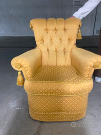 POLTRONA VINTAGE CLASSICA IN TESSUTO GIALLO ORO