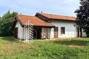 Villa di 190 m² con 5 locali a Misinto