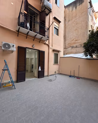 Ampio 3 Vani Ristrutturato con Terrazzo Via Perez