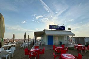 Vendisi ristorante in spiaggia rimini