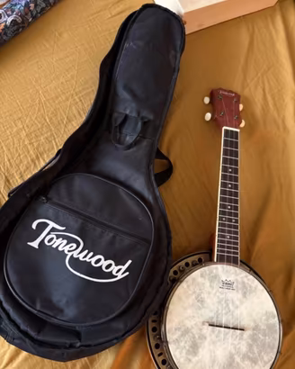 Banjo Ukulele / Banjolele Tonewood + Custodia