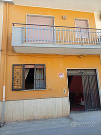 Palazzo indipendente a Mondragone