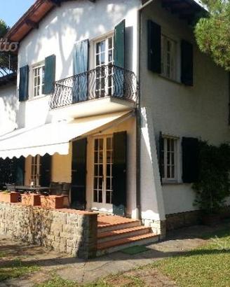 Forte dei Marmi 700 mt dalla spiaggia 4 camere