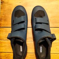 scarpe bici con pedali