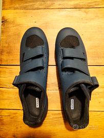 scarpe bici con pedali