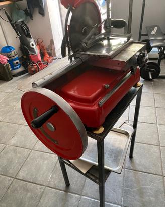 Affettatrice a volano OMAS