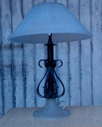 Lampada in ferro battuto