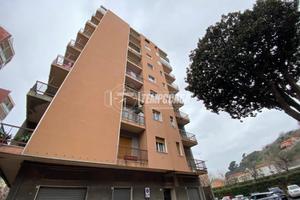TRILOCALE RISTRUTTURATO IN VIA TORINO