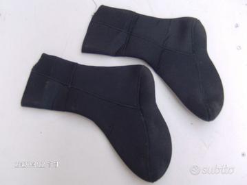 Calzari taglia 42 per sub