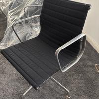 sedia girevole design modello EA108