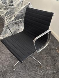 sedia girevole design modello EA108