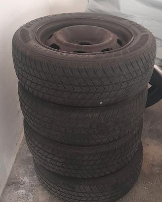 Pneumatici auto 4 stagioni