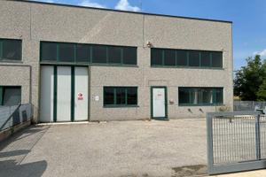 Vuoi uno spazio la tua auto epoca o la tua barca