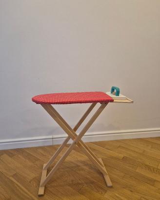 Asse e ferro da stiro gioco in legno