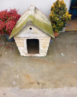 Cuccia per il cane in cemento