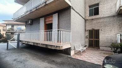 Piano Rialzato 136Mq + Garage Aci Catena