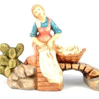 Presepe 20 cm donna lavandaia sul ponte CARTAPESTA