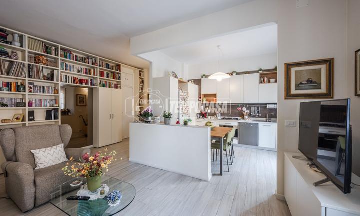 TRILOCALE COMPLETAMENTE RISTRUTTURATO CON APE C