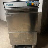Lavastoviglie professionale