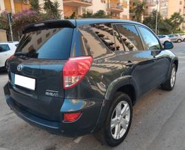 TOYOTA RAV4 2.2 LUXURY 4X4