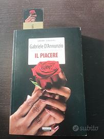Il piacere libro con segnalibro  D'Annunzio 