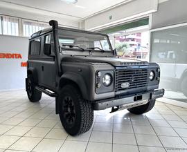 LAND ROVER Defender 90 2.5 Tdi Station Wagon Count